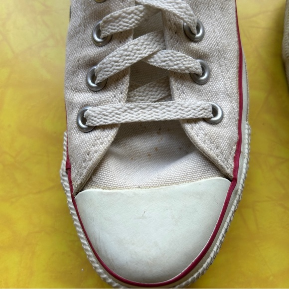 90’s Low Top Converse - Picture 9 of 11